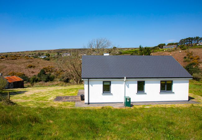 Lakeview Waterville Holiday Home, Waterville, Co. Kerry | Coastal Self-Catering Holiday Accommodation Available in Waterville, County KerrySonas Water
