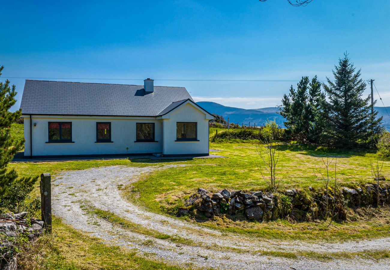 Lakeview Waterville Holiday Home, Waterville, Co. Kerry | Coastal Self-Catering Holiday Accommodation Available in Waterville, County Kerry