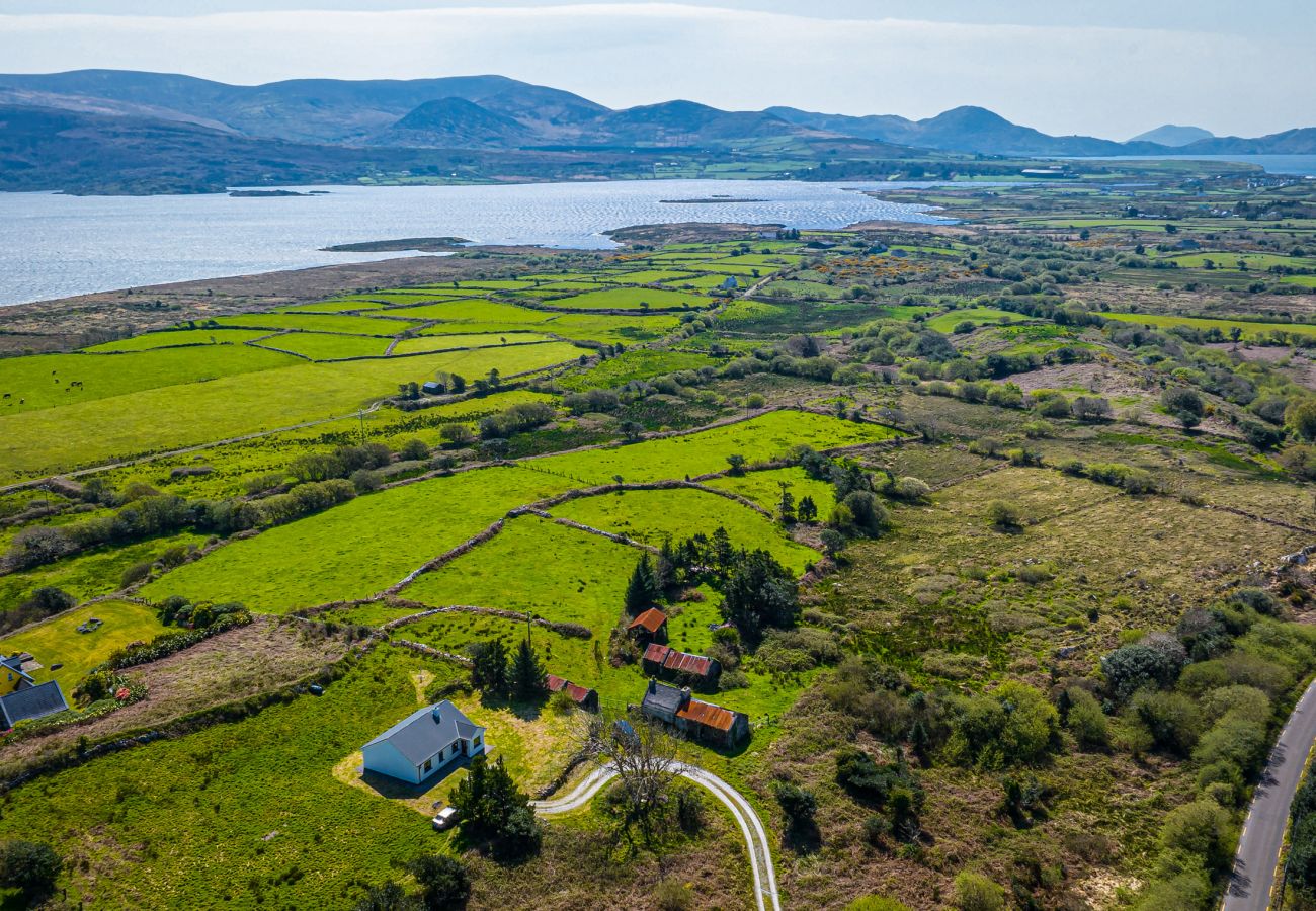 Lakeview Waterville Holiday Home, Waterville, Co. Kerry | Coastal Self-Catering Holiday Accommodation Available in Waterville, County KerrySonas Water