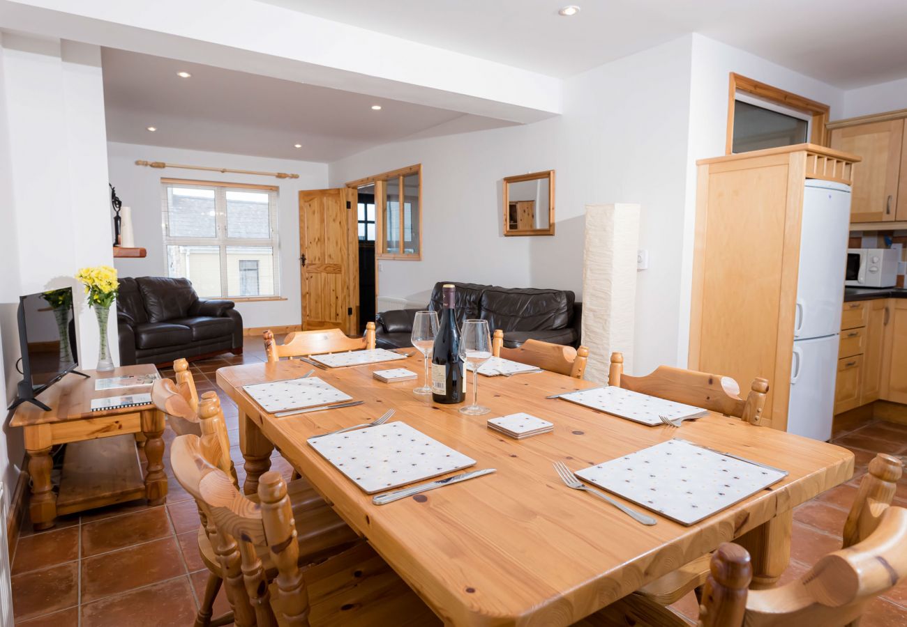  Kilkee Townhouse| Coastal Self-Catering Holiday Accommodation Available in Kilkee, County Clare