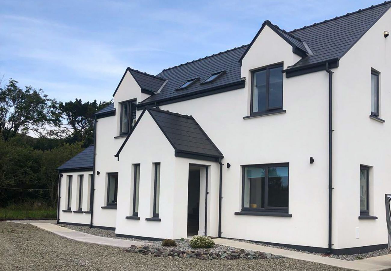 Bell View Holiday Home Sheeps Head | Coastal Self-Catering Holiday Accommodation Available in Bantry, County Cork