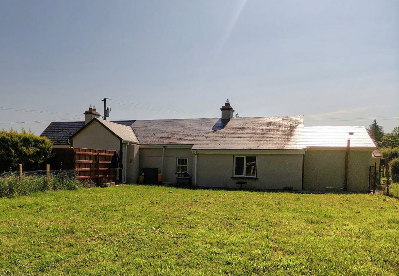 Farm View Cottage Castlerea, Castlerea, Co. Roscommon | Rural & quiet Self-Catering Holiday Accommodation Available in Castlerea, County Roscommon