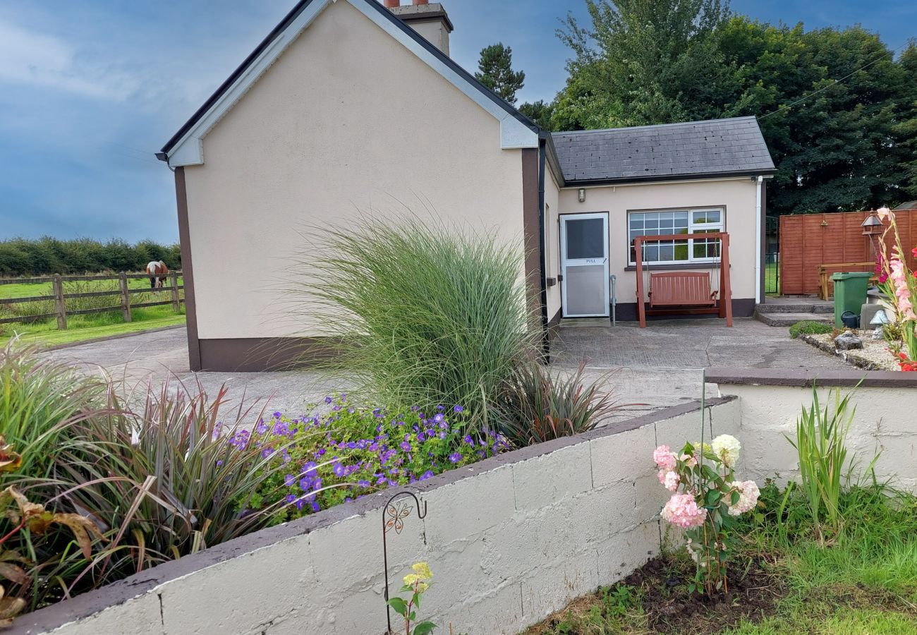  Farm View Cottage Castlerea, Castlerea, Co. Roscommon | Rural & quiet Self-Catering Holiday Accommodation Available in Castlerea, County Roscommon 