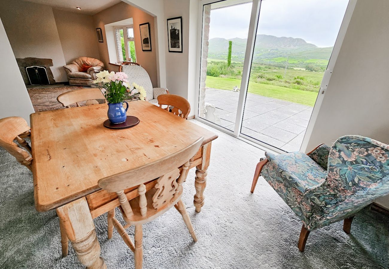 Lark Rise Holiday Home Glenbeigh, Coastal Holiday Accommodation Available in Glenbeigh, County Kerry