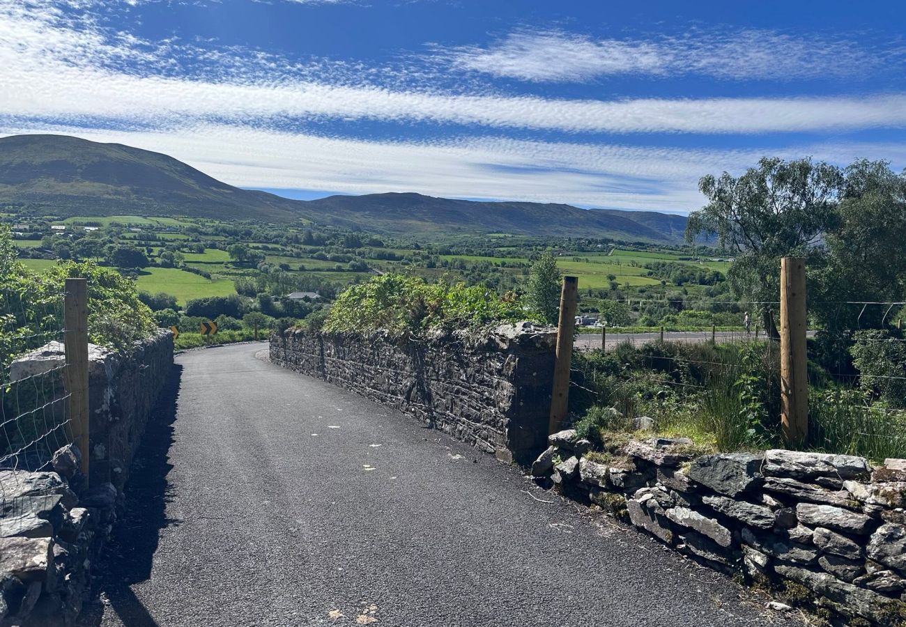 Lark Rise Holiday Home Glenbeigh. Rural Kerry. 
