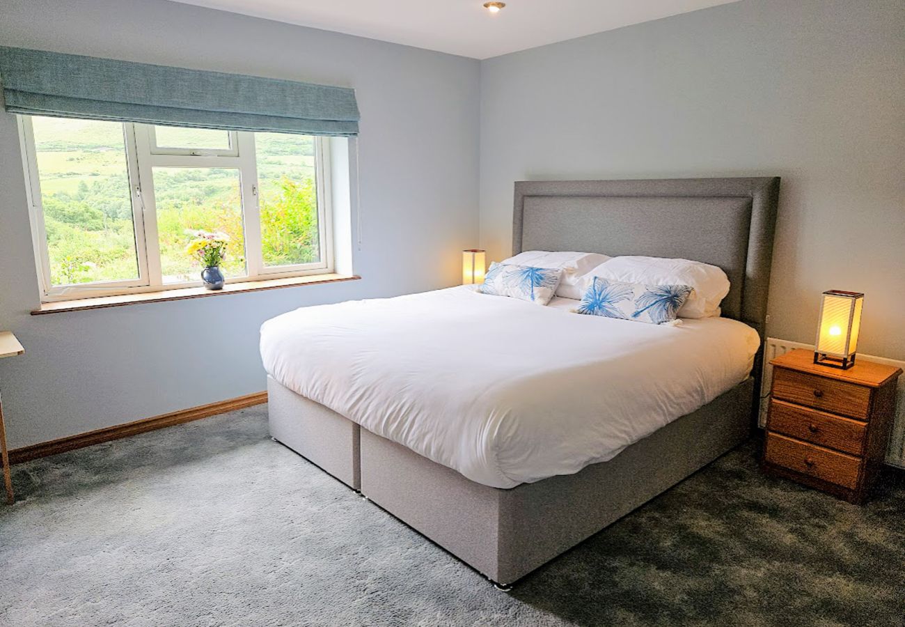 Lark Rise Holiday Home Glenbeigh. Spacious modern double room 