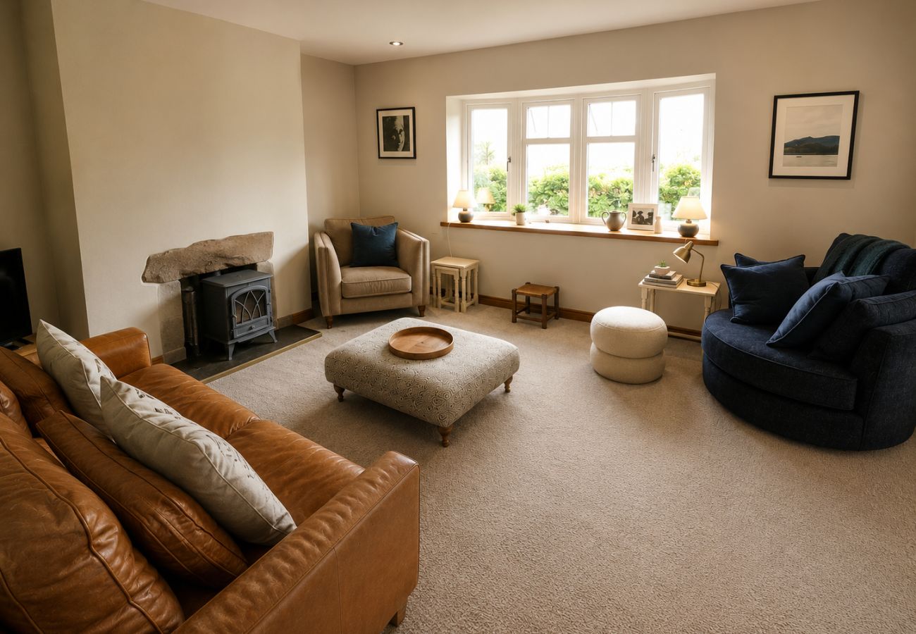 Lark Rise Holiday Home Glenbeigh. Large comfortable bright lounge. 