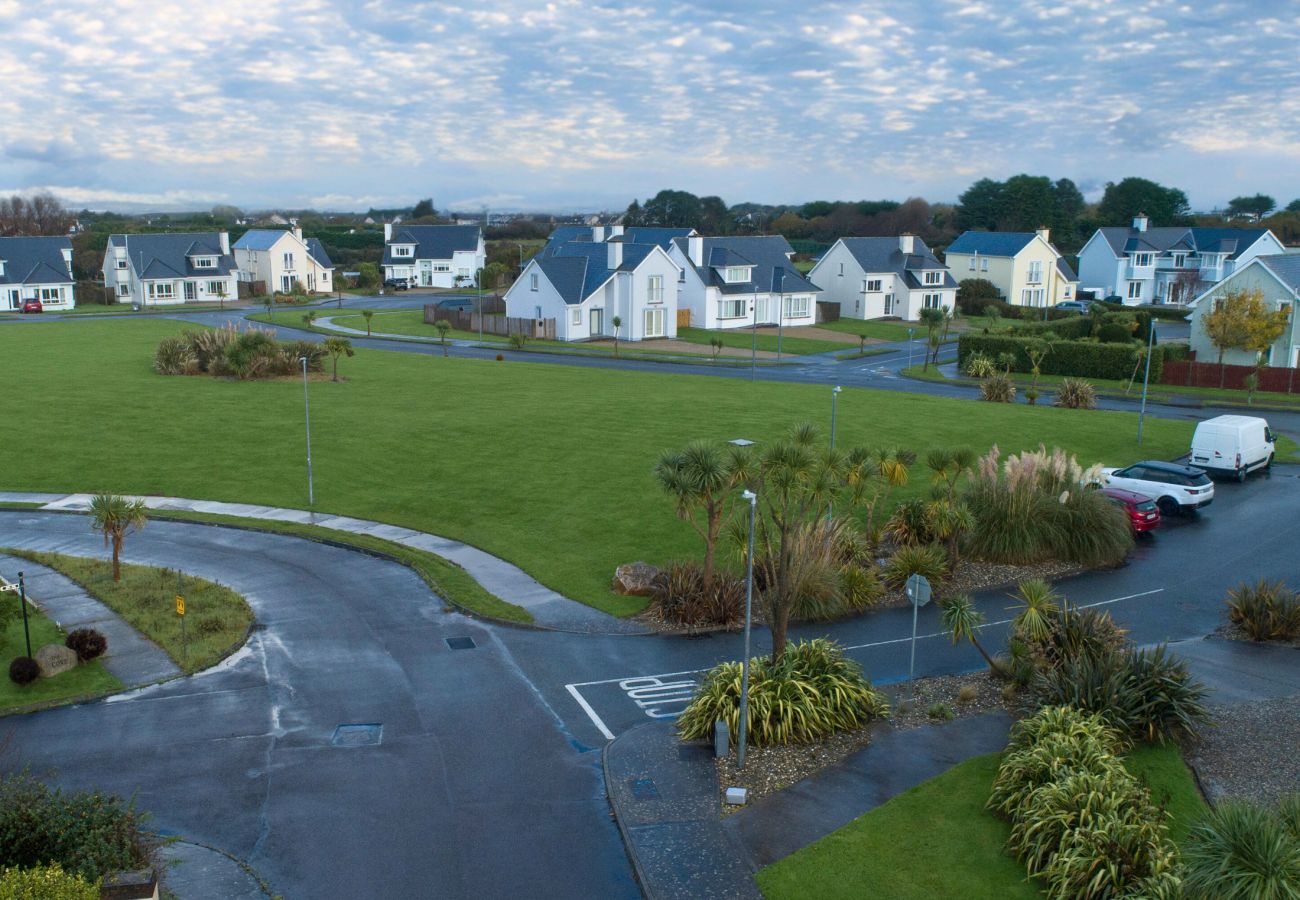 Green area outside Rosslare Strand Holiday Home, in Wexford © Trident Holiday Homes