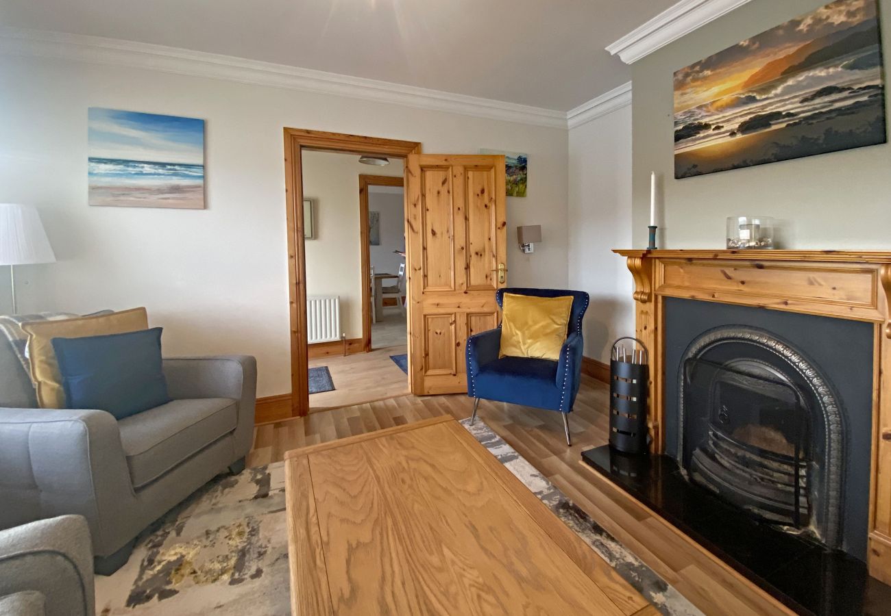 Living room in Owenglin River Holiday Home in Clifden