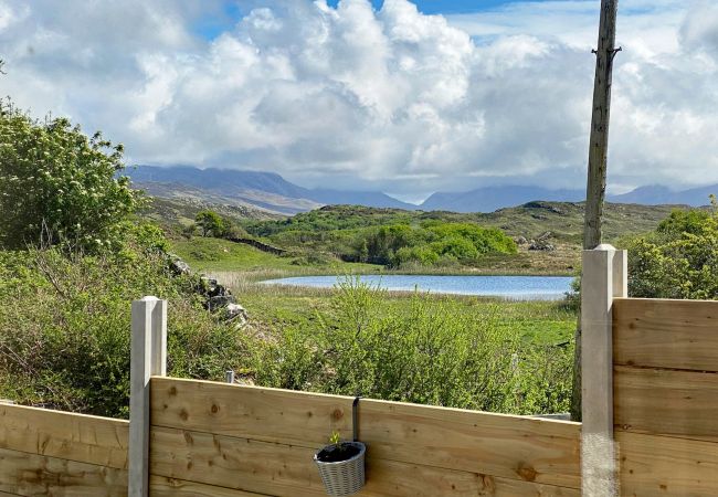 Clifden Lake View Holiday Cabin, Clifden, Co. Galway | Coastal Self-Catering Holiday Accommodation Available in Clifden, Connemara, County Galway | Re