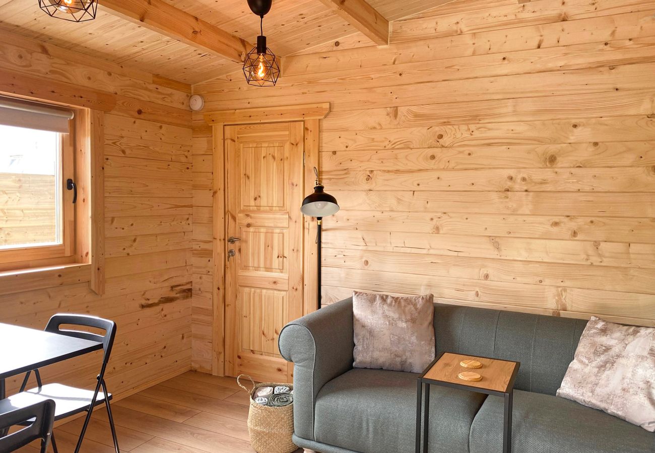 Clifden Lake View Holiday Cabin, Clifden, Co. Galway | Coastal Self-Catering Holiday Accommodation Available in Clifden, Connemara, County Galway | Re