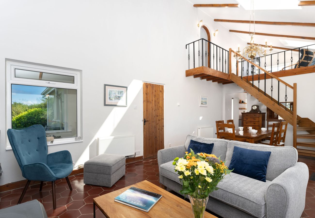 Open plan living and dining room in Clifden Countryside Holiday Home