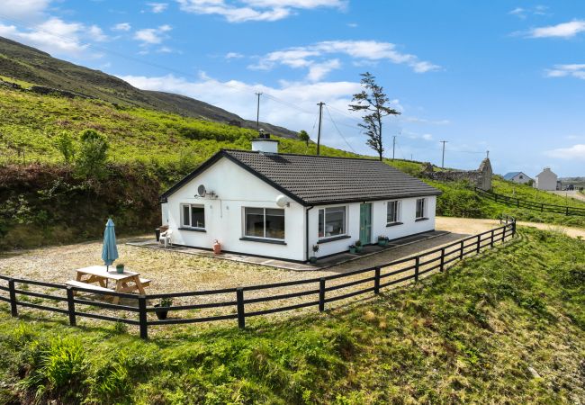Clifden Seaside Holiday Home, Clifden, Co. Galway | Coastal Self-Catering Holiday Accommodation Available in Clifden, Connemara, County Galway | Read 