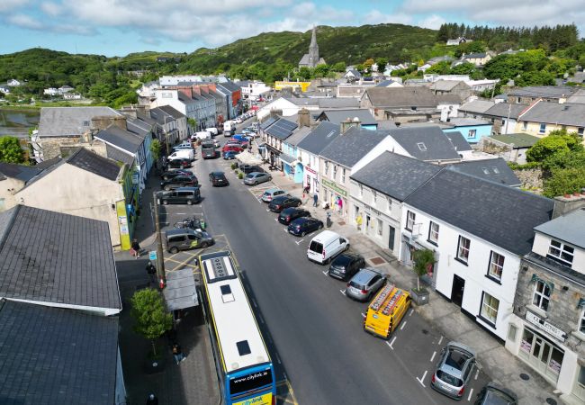 House in Clifden - Clifden Town Large Holiday Home House in Clifden - Clifden Town Large Holiday Home
