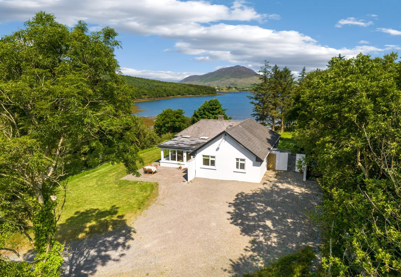 Letterfrack Seaview Holiday Home, Letterfrack, Co. Galway | Coastal Self-Catering Holiday Accommodation Available in Letterfrack, Connemara, County Ga