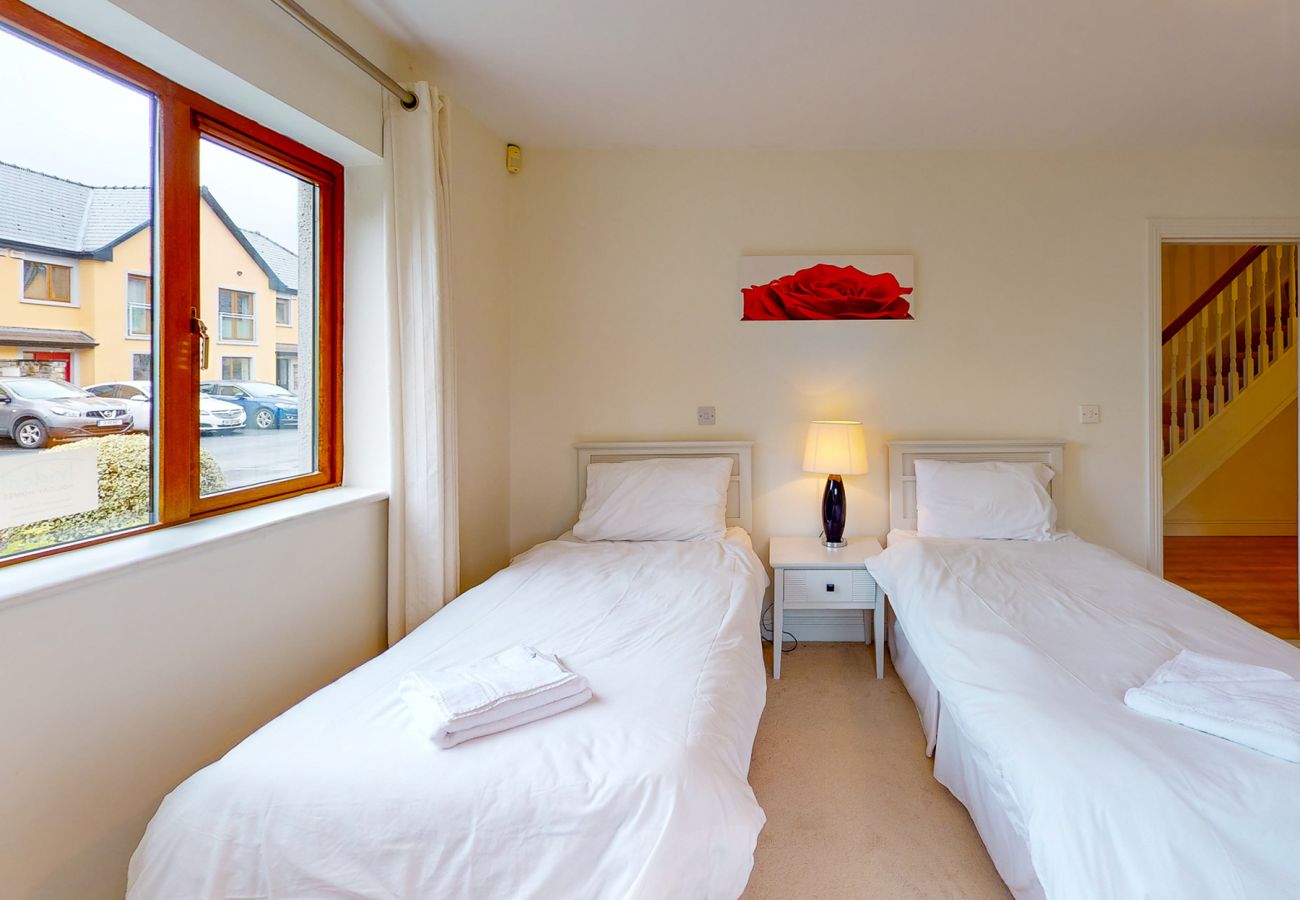 Twin Ground Floor Bedroom at Lakeside Holiday Homes