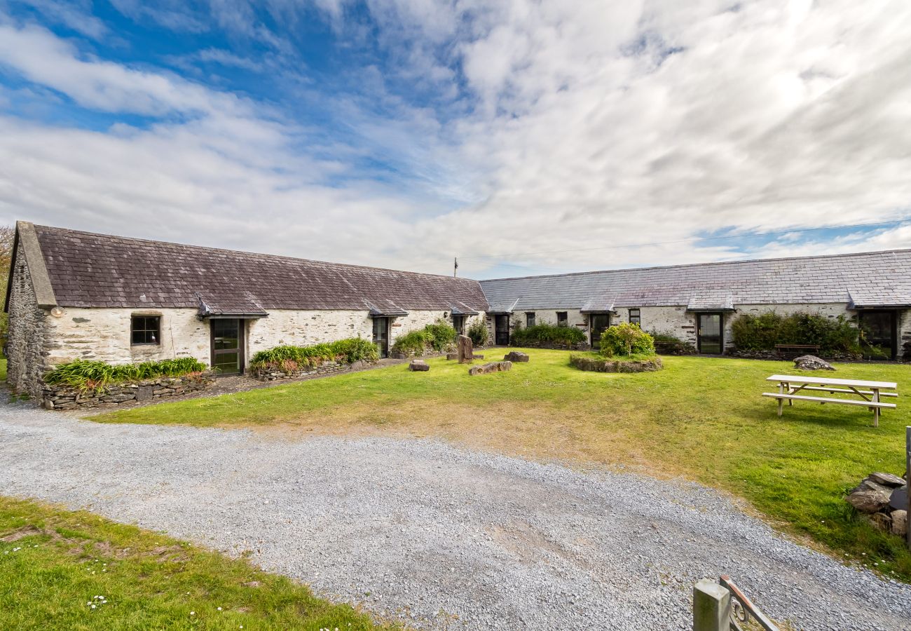 Exterior of Ventry Farm Cottages  Rainbow Cottage