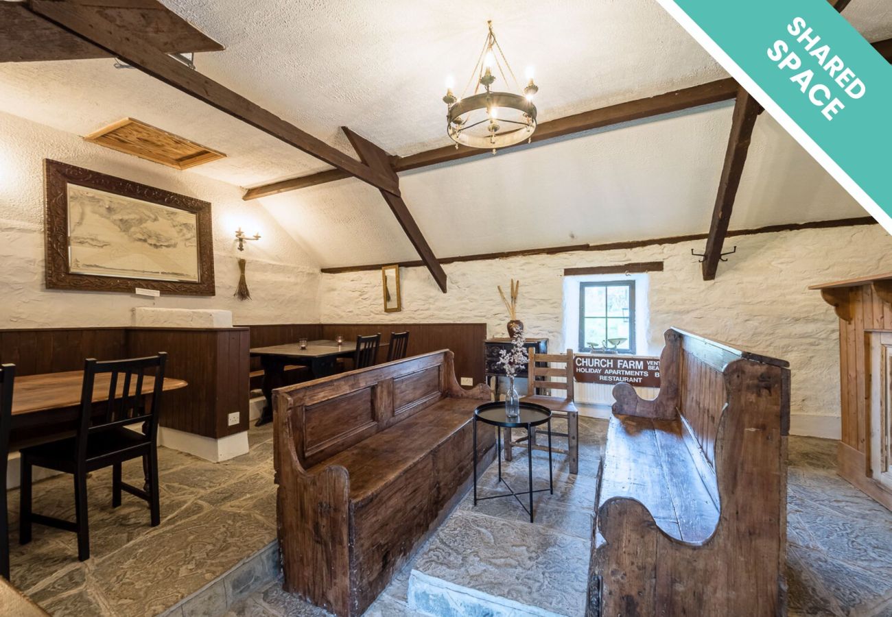 Shared Space dining room Ventry Farm Parlour Cottage 