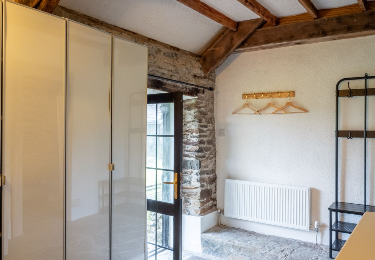 Entry Way with hanging space Ventry Farm Seaside Cottage 