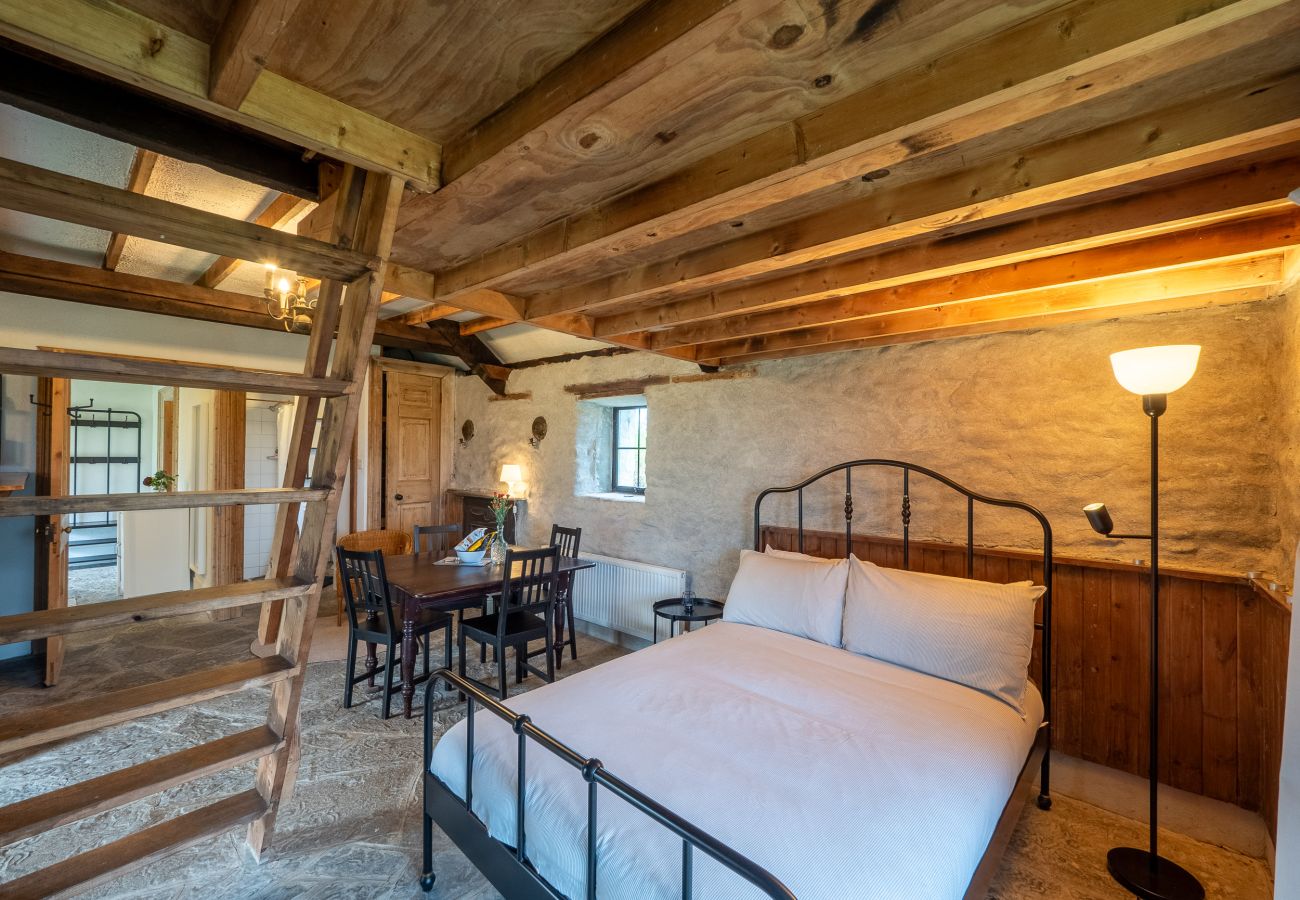 Master Bedroom Ventry Farm Seaside Cottage 