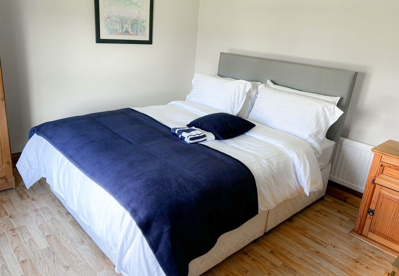 Double Bedroom Farranfore Farmhouse Co. Kerry - Farmhouse available Co. Kerry Ireland