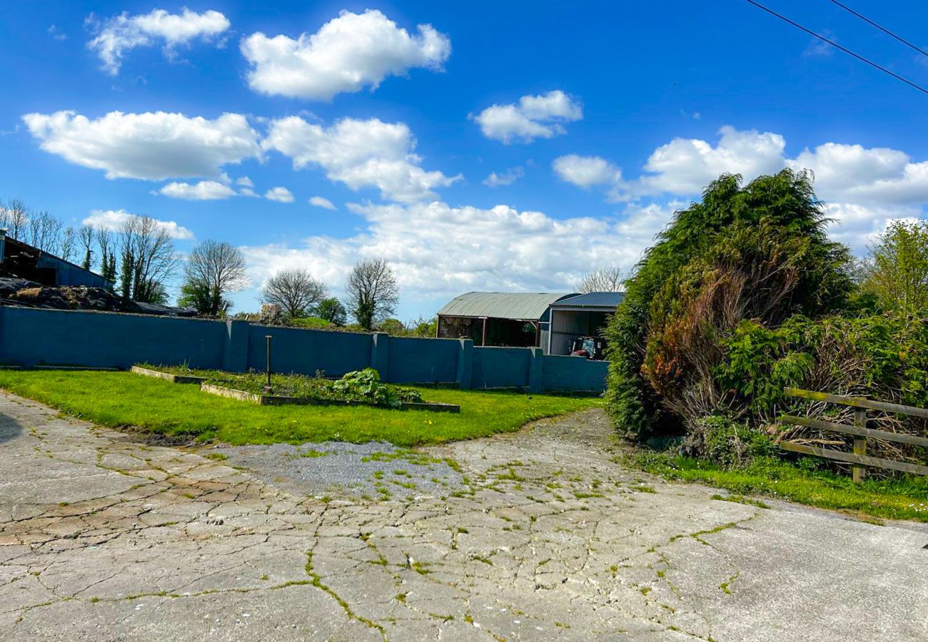 Garden Lisheenbawn Farranfore Farmhouse Co. Kerry - Farmhouse available Co. Kerry Ireland