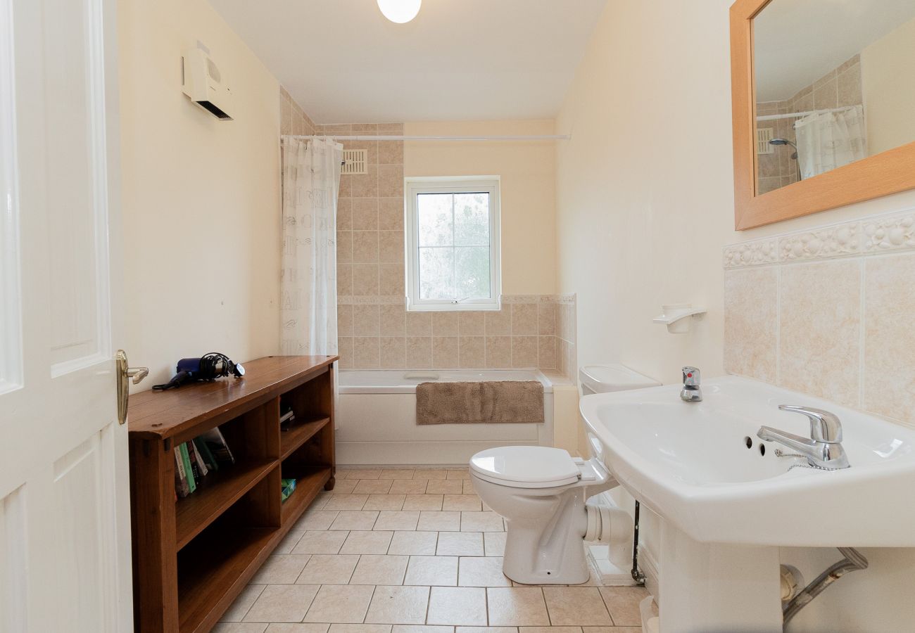 Bathroom Brittas Bay Holiday Park No.18- Sandy Beach Seaside Retreat-Self Catering Seaside Holiday Home Brittas Bay County Wicklow