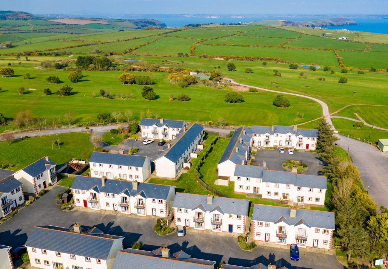 Seacliff Holiday Home No. 12, Dunmore East, County Waterford. Green fields, scenic walks.