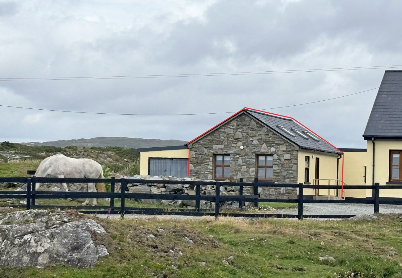 Clifden Holiday Apartment. Stone Cottage, rural landscape. Wonderful views.