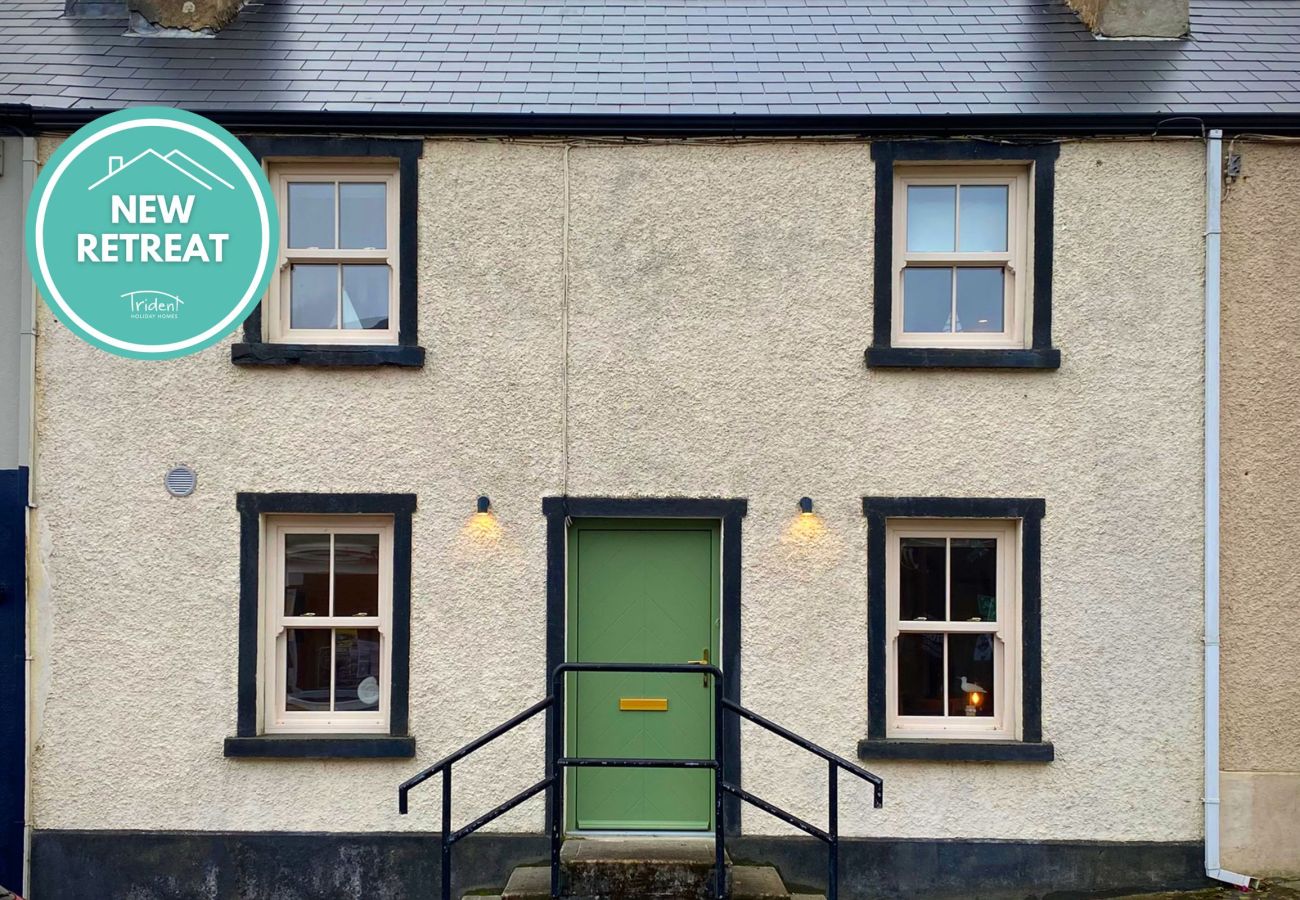 Clifden Town Townhouse. Connemara. Close to town square and shops.