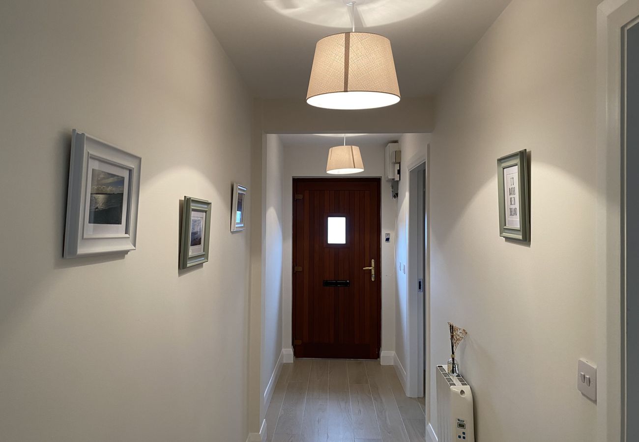 Clifden Town Holiday Apartment. Enterance hall, comfortable modern.