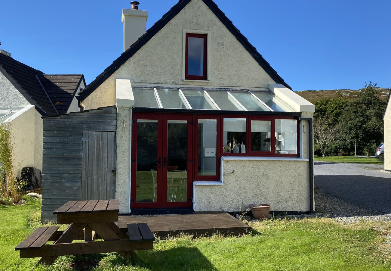 Clifden Glen Holiday Village No 58. Patio, garden furniture, deck.