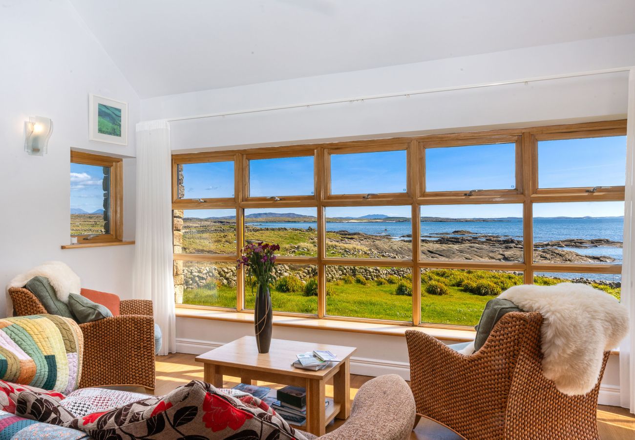 Ocean View Holiday Home. Living room with spectacular views to the sea. 