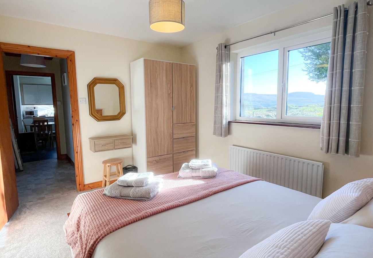 Honeybee Cottage Valentia Co Kerry. Double room, bright with view to garden. 
