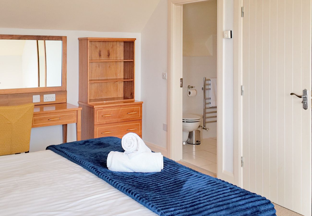 Derrynane Oceancove Holiday Homes Co Kerry. Family holiday accommodation. Large double room with en suite  bright contemporary furnishing.