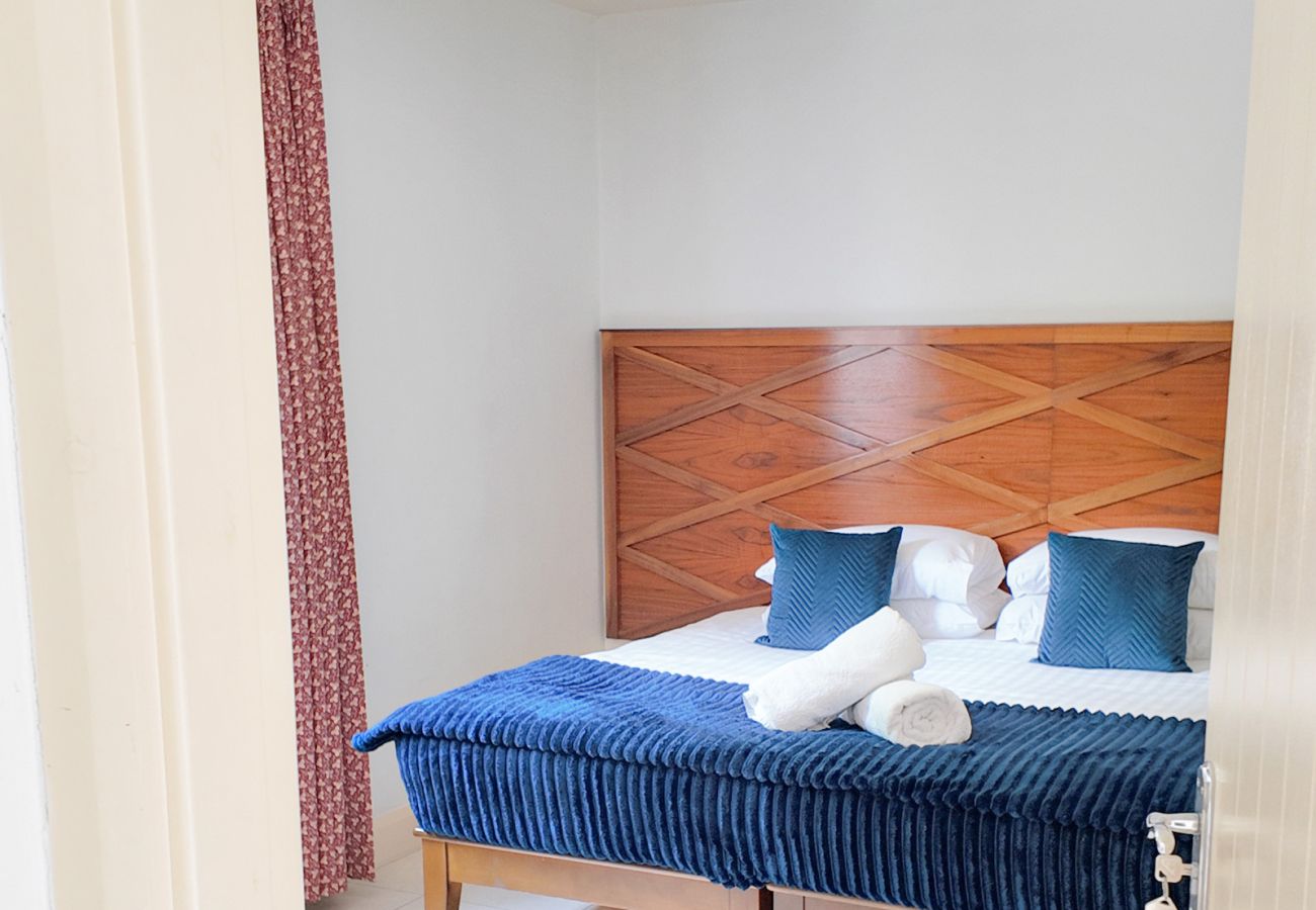 Derrynane Oceancove Holiday Homes Co Kerry. Family holiday accommodation. Double room bright contemporary furnishing.
