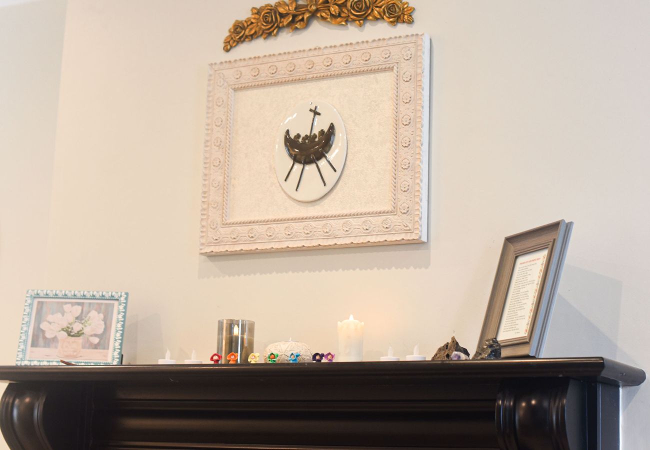Skellig Fuchsia Lodge Ballinskelligs. Holiday home, inviting home with attention to detail.
