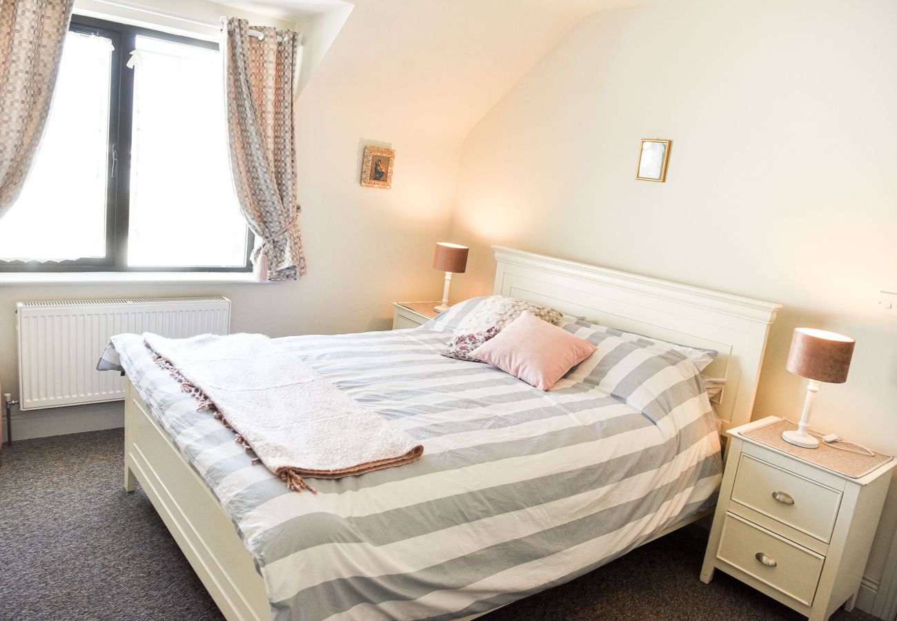 Skellig Fuchsia Lodge Ballinskelligs. Double room, bright, modern comfortable. 