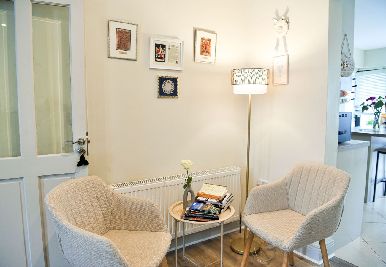 Skellig Fuchsia Lodge Ballinskelligs. Contemporary furniture, open plan. 