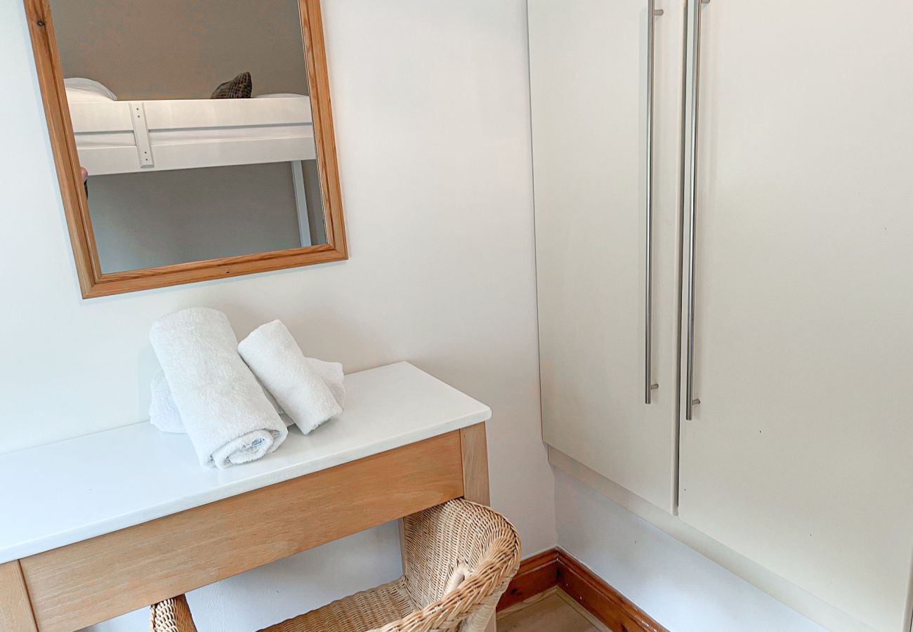 Fishermans Grove Holiday Home No. 21. Bedroom storage. Fishermans Grove Holiday Home No. 21. Bedroom storage, modern and bright.