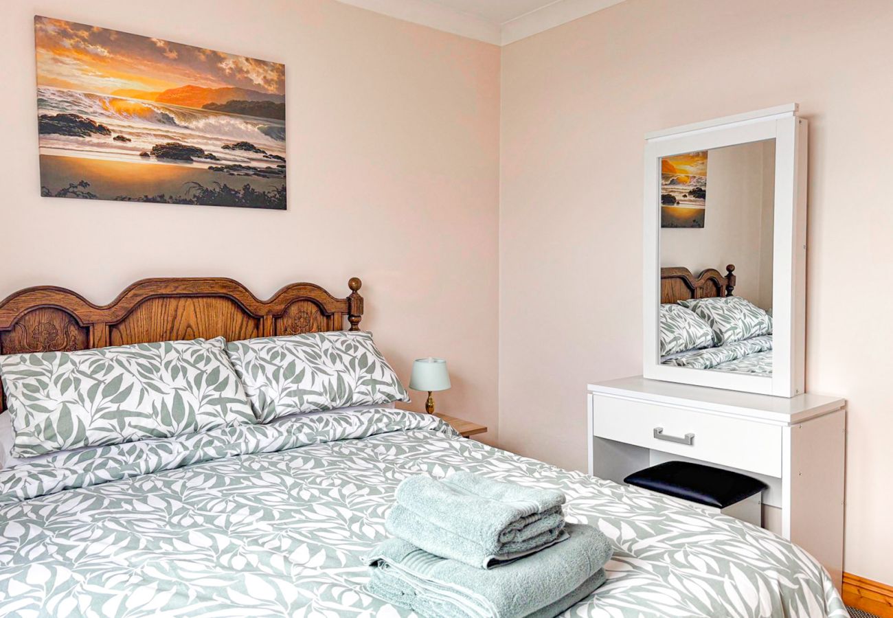 Kilkieran Holiday Home Connemara, bright double room, dressing table.