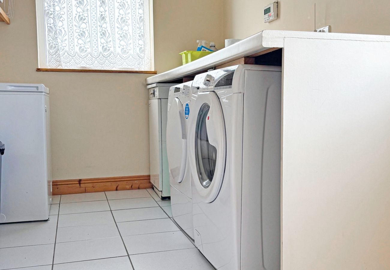 Kilkieran Holiday Home Connemara, Utility room all mod cons. 