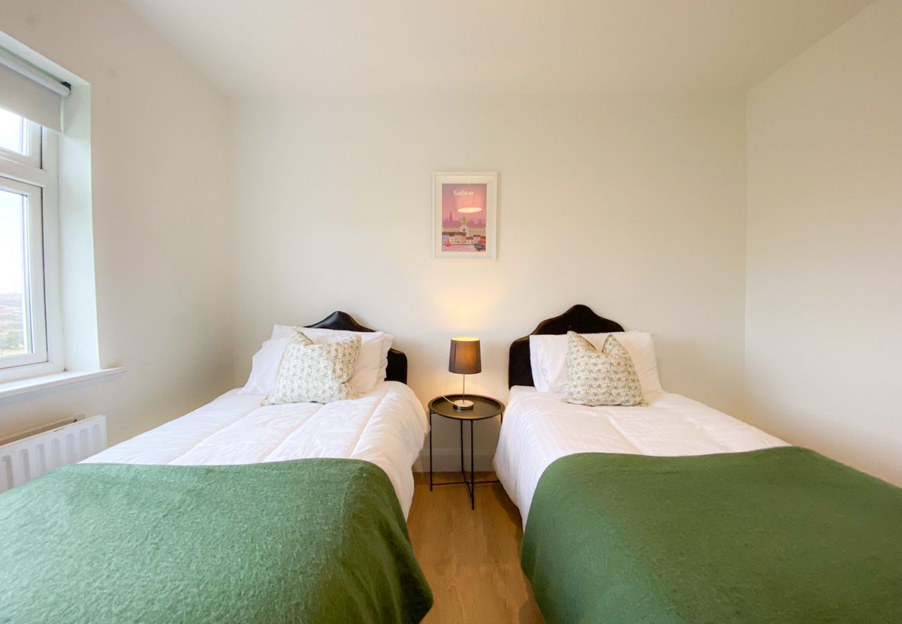 Renvyle Holiday Home Connemara.  Twin room with 2 single beds. 