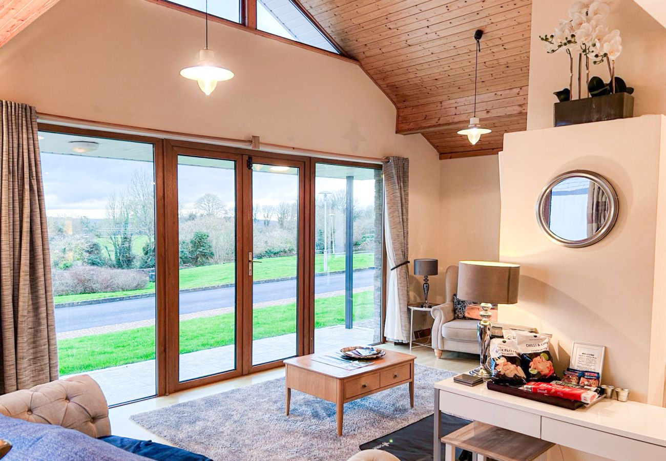 Glasson Mews Holiday Home No. 2. Bright, large windows, comfortable stylish with views. 