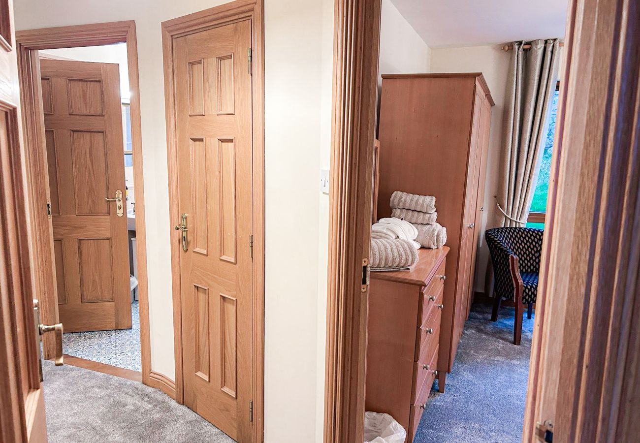 Glasson Mews Holiday Home No. 2. Hallway with access to rooms. 