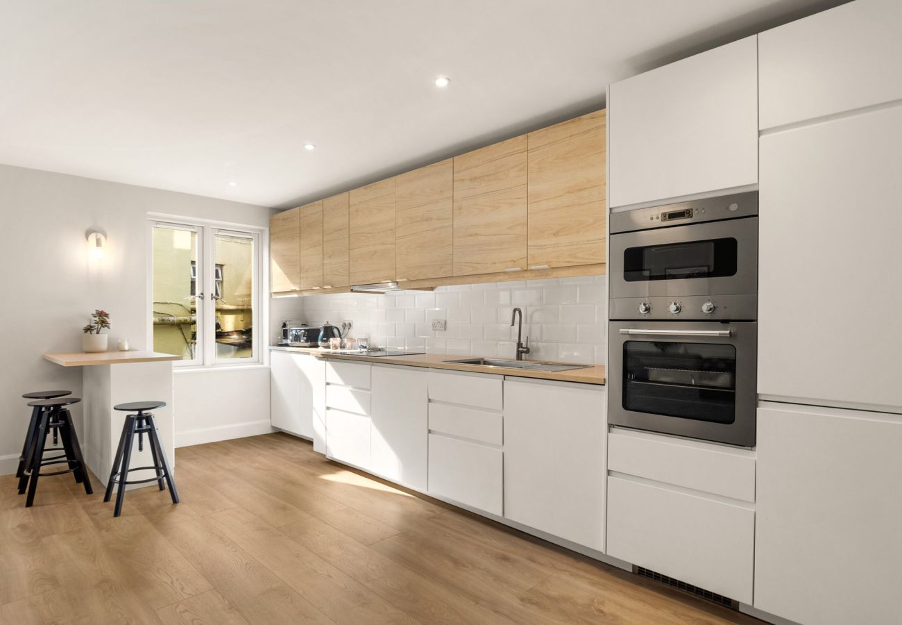 The Town Place Apartment Clifden. Modern apartment. Full service modern kitchen, bright, clean all mod cons. 