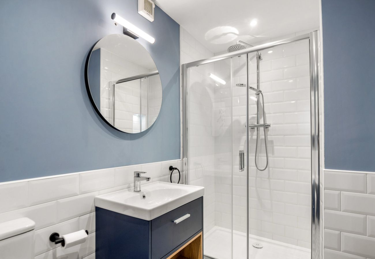 The Town Place Apartment Clifden. Modern bathroom, clean, large walk in shower, tasteful tiling. 