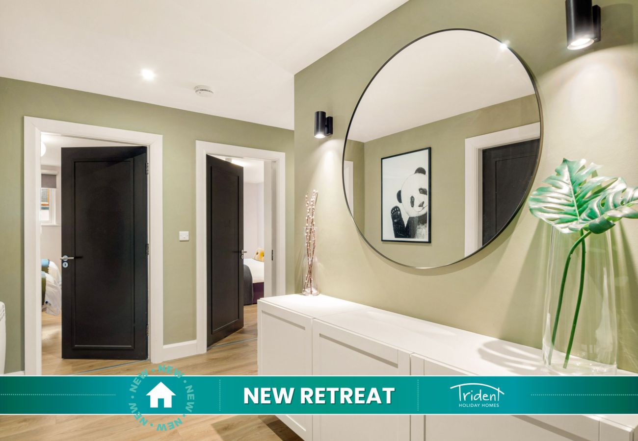 The Town Place Apartment Clifden. Modern apartment, spacious hall, tastful decore. 