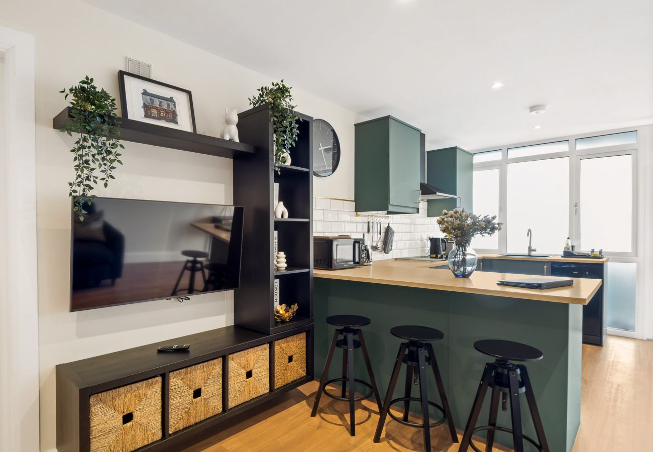 Clifden Boutique Apartment. Studio, open plan modern design 