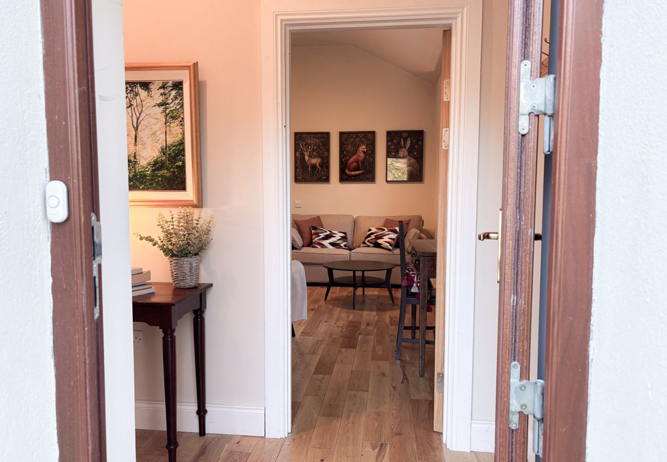 Kylemore Woodland Holiday Apartment. Open plan living one bed apartment. 